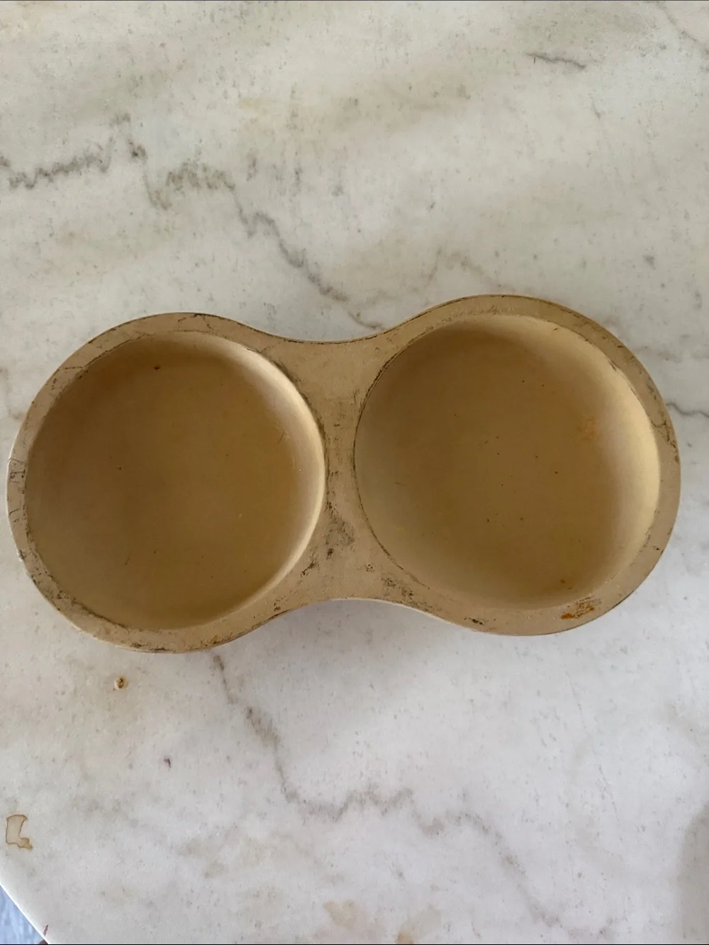 Pampered Chef Tan Double Bowl Organizer